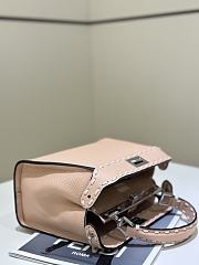 FENDI | Peekaboo's iconic handbag light pink - 5