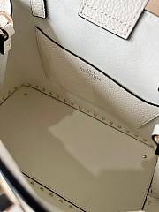 VALENTINO | GARAVANI ROCKSTUD SMALL HANDBAG IN GRAINY CALFSKIN WHITE - 6