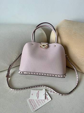 VALENTINO | GARAVANI ROCKSTUD SMALL HANDBAG IN GRAINY CALFSKIN PINK