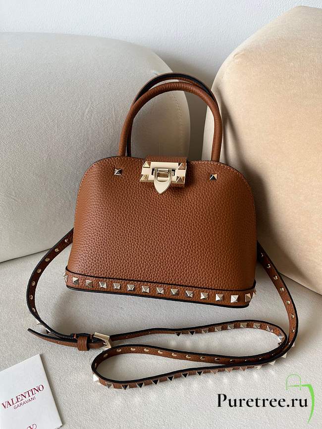 VALENTINO | UNI GARAVANI ROCKSTUD SMALL HANDBAG IN GRAINY CALFSKIN BROWN - 1