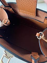 VALENTINO | UNI GARAVANI ROCKSTUD SMALL HANDBAG IN GRAINY CALFSKIN BROWN - 6