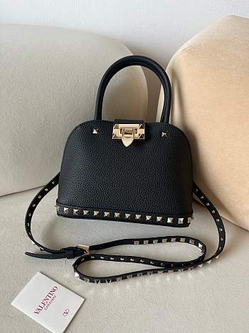 VALENTINO | UNI GARAVANI ROCKSTUD SMALL HANDBAG IN GRAINY CALFSKIN BLACK