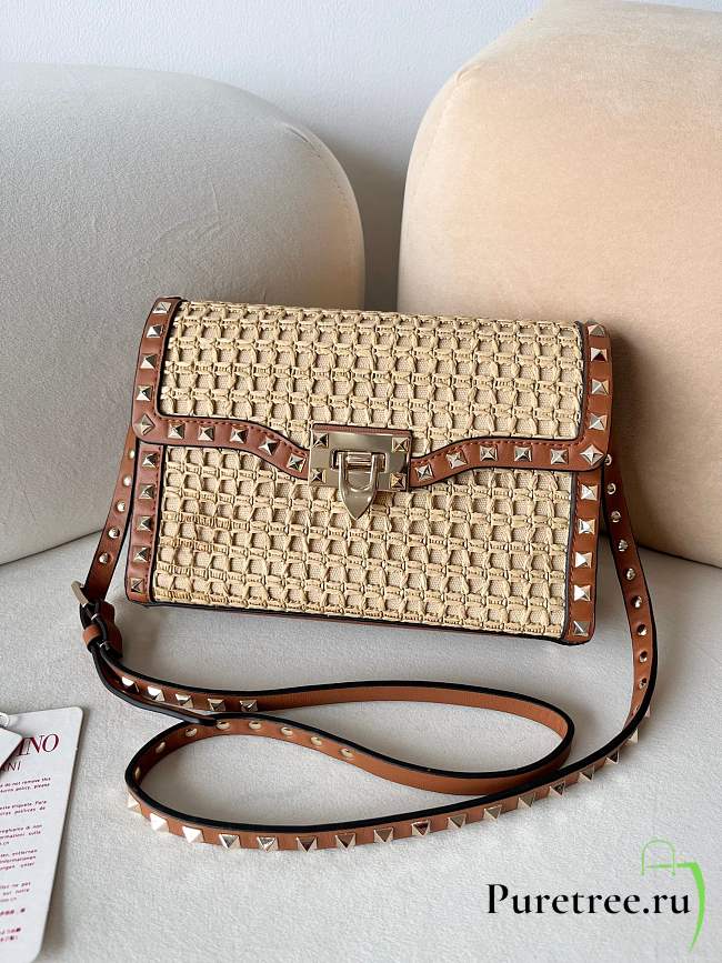 VALENTINO | Small Rockstud Shoulder Bag in Woven Raffia  - 1