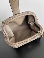 BOTTEGE VENETA | Lauren 1980 clutch in padded brown - 2