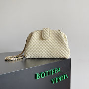 BOTTEGE VENETA | Small Lauren 1980 clutch in padded white - 1