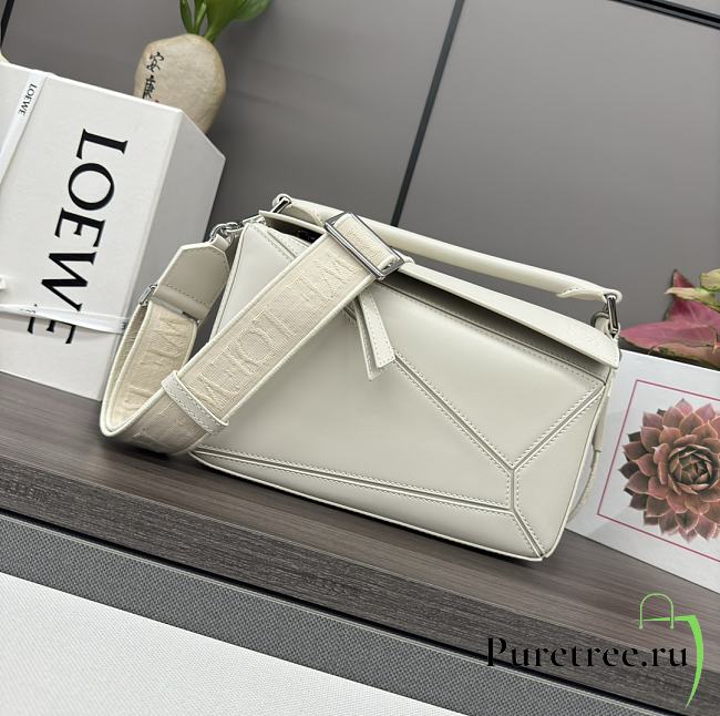 LOEWE | Puzzle bag in classic lambskin white - 1