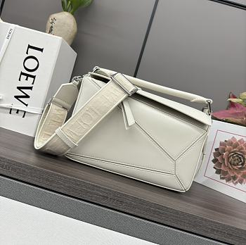 LOEWE | Puzzle bag in classic lambskin white