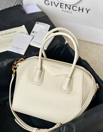 GIVENCHY | Mini Antigona bag in Box leather white