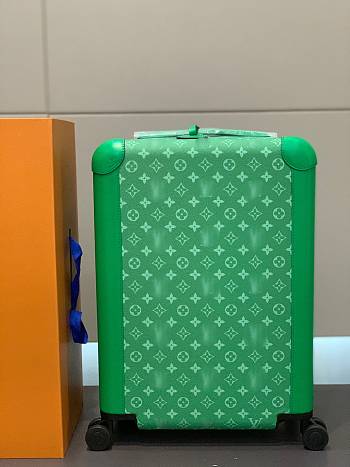 LOUIS VUITTON | Horizon 55 Monogram Green