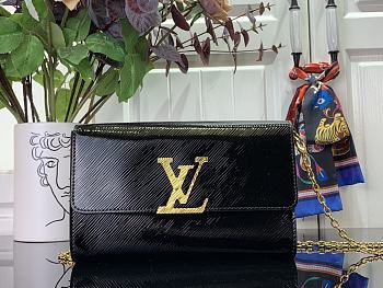 LOUIS VUITTON | Pochette Louise Epi Leather Black