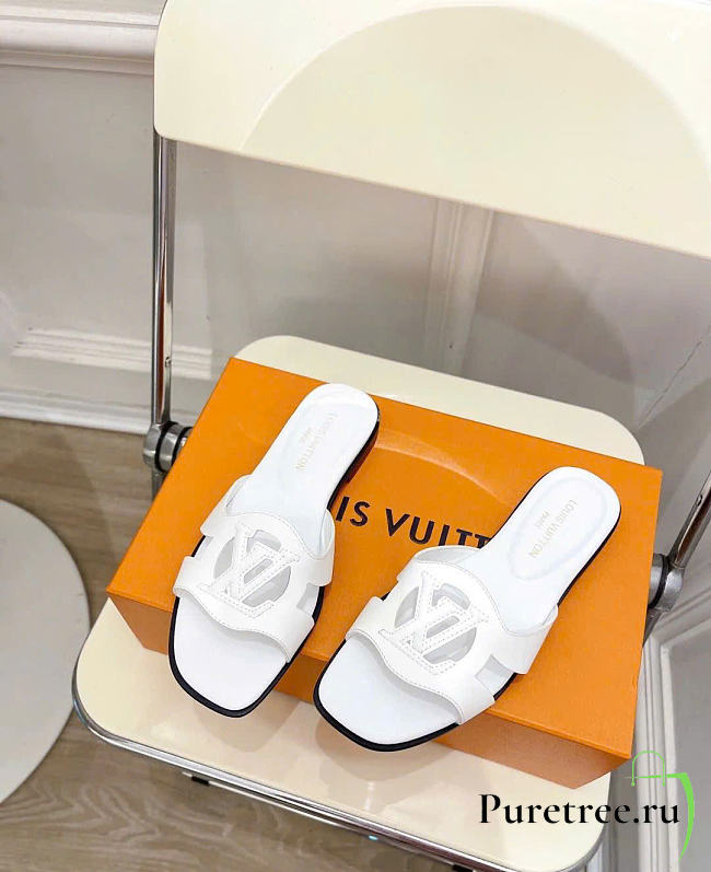 LOUIS VUITTON | Women Sandals In White - 1