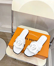 LOUIS VUITTON | Women Sandals In White - 1