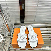 LOUIS VUITTON | Women Sandals In White - 5