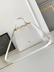 GIVENCHY | Antigona Cube bag in leather white - 4