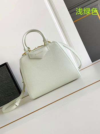 GIVENCHY | Antigona Cube bag in leather almond green