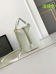 GIVENCHY | Antigona Cube bag in leather almond green - 5