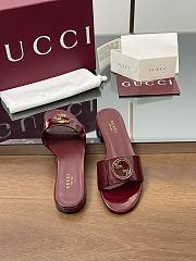 GUCCI | Women's Round Interlocking G sandal in red - 6