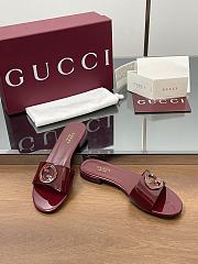 GUCCI | Women's Round Interlocking G sandal in red - 4