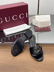 GUCCI | Women's Round Interlocking G sandal in black - 6