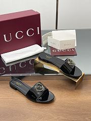 GUCCI | Women's Round Interlocking G sandal in black - 2