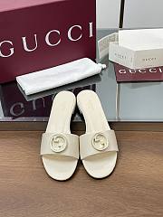 GUCCI | Women's Round Interlocking G sandal in milk white - 1