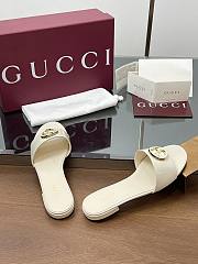 GUCCI | Women's Round Interlocking G sandal in milk white - 4