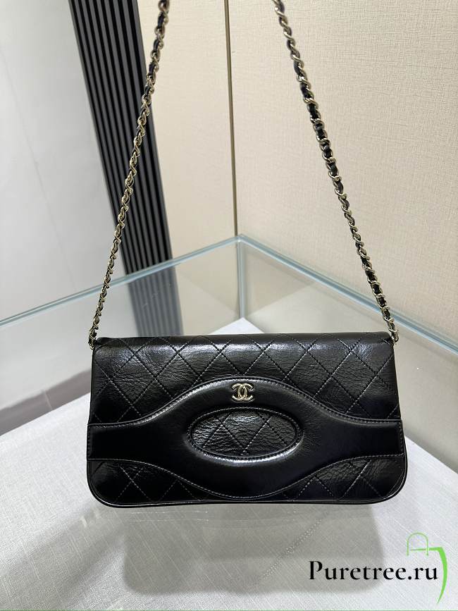 CHANEL | 31 Wallet On Chain Shiny Calfskin In Black - 1