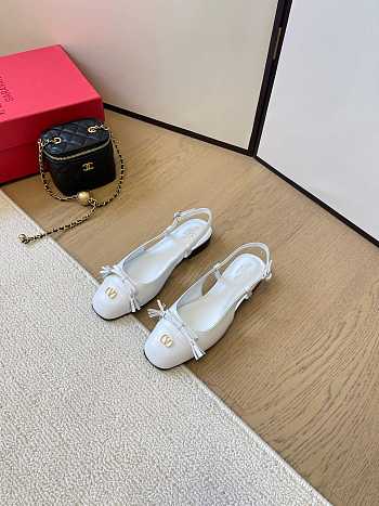 VALENTINO | Vlogo Signature Sandals In White