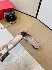 VALENTINO | Vlogo Signature Sandals In Light Pink/Black - 4