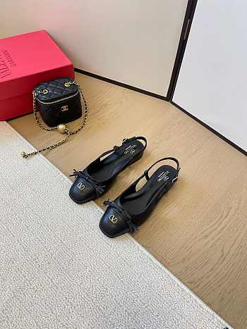 VALENTINO | Vlogo Signature Sandals In Black