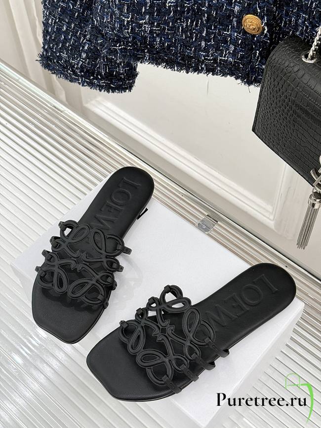 LOEWE | Petal Anagram slide in soft calfskin in black - 1