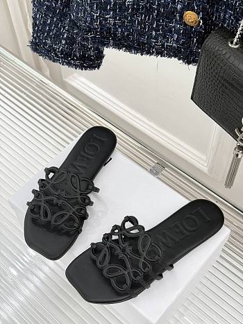 LOEWE | Petal Anagram slide in soft calfskin in black