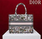 DIOR | Medium Dior Book Tote White Multicolor D-Floral Embroidery - 4
