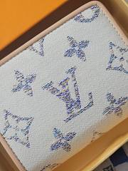 LOUIS VUITTON | Mini Zippy coin Perth  - 2