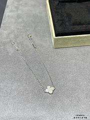 Van Cleef & Arpels Vintage Alhambra pendant in gold/rose gold/silver - 4