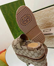 GUCCI | Women's platform slide sandal Camel and dark brown maxi  - 2