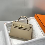HERMES | Mini Kelly 19 In Beige - 1
