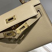 HERMES | Mini Kelly 19 In Beige - 2