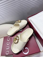 Gucci Women's Marina Chain Slide Sandal In White - 6