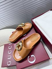 Gucci Women's Marina Chain Slide Sandal In Brown - 6