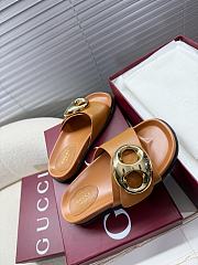 Gucci Women's Marina Chain Slide Sandal In Brown - 2