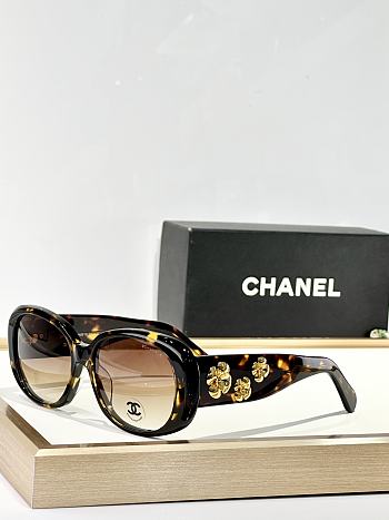 CHANEL | Sunglasses Flower Charm