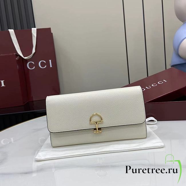 GUCCI | Softbit continental wallet grainy leather in white - 1