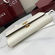 GUCCI | Softbit continental wallet grainy leather in white - 5