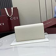 GUCCI | Softbit continental wallet grainy leather in white - 4