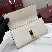 GUCCI | Softbit continental wallet grainy leather in white - 3