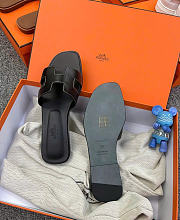 HERMES | Oran Sandals In Black - 3