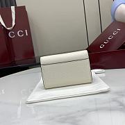 GUCCI | Softbit card case Gold-toned hardware in white - 5