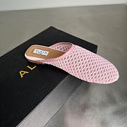 ALAIA | Flat-soled half-slippers in pink - 3