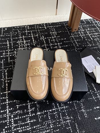 CHANEL | Moccasins Shiny wrinkled calfskin in beige
